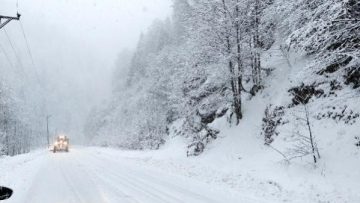 KARADENİZ’DE KAR ESARETİ; 1644 KÖY VE MAHALLE YOLU KAPANDI, OKULLAR TATİL