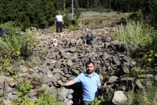 Artvin’de mağaradaki soğuk su kaynağı köylülerin doğal soğuk hava deposu oldu