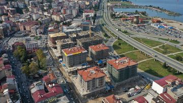 RİZE’DE KOROZYONLU ALANDAKİ KENTSEL DÖNÜŞÜMDE YER TESLİMİ YIL SONU