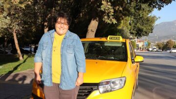 Rize’de çay eksperliği yapan kadın Denizli’de taksi şoförü oldu