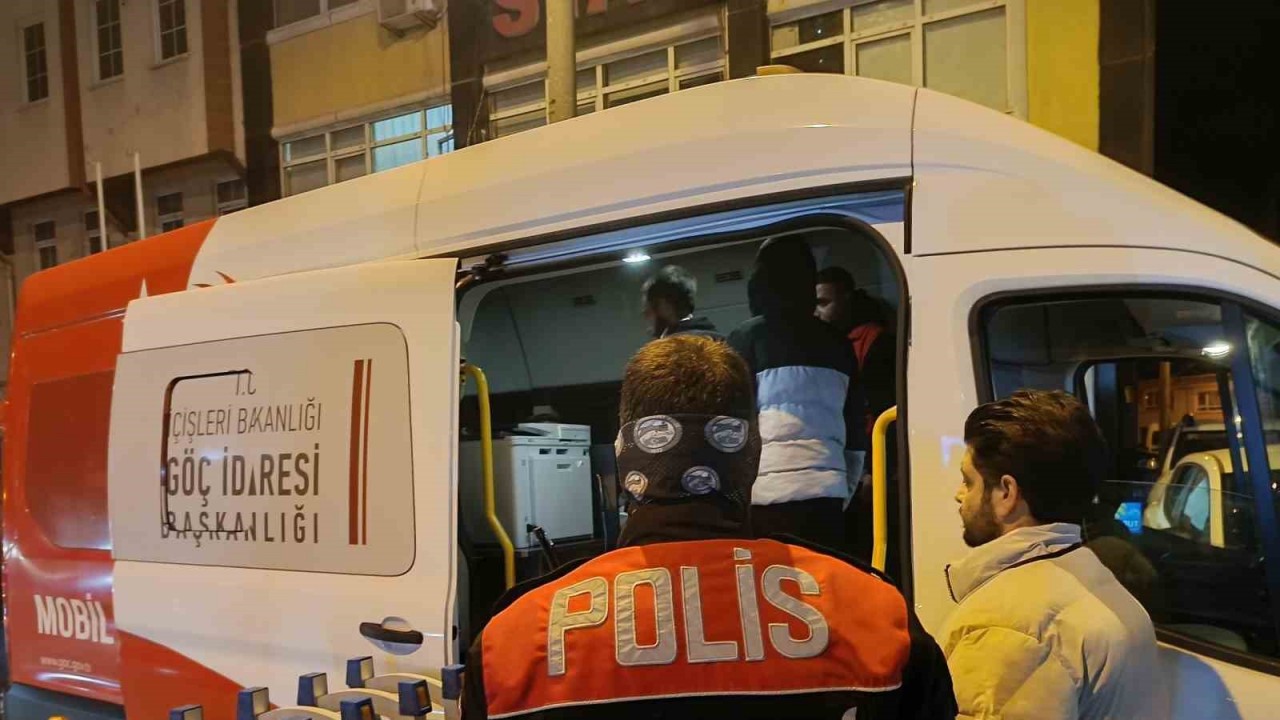 Edirne’de nefes kesen göçmen operasyonu: 17 kaçak göçmen ve 1 FETÖ şüphelisi yakalandı