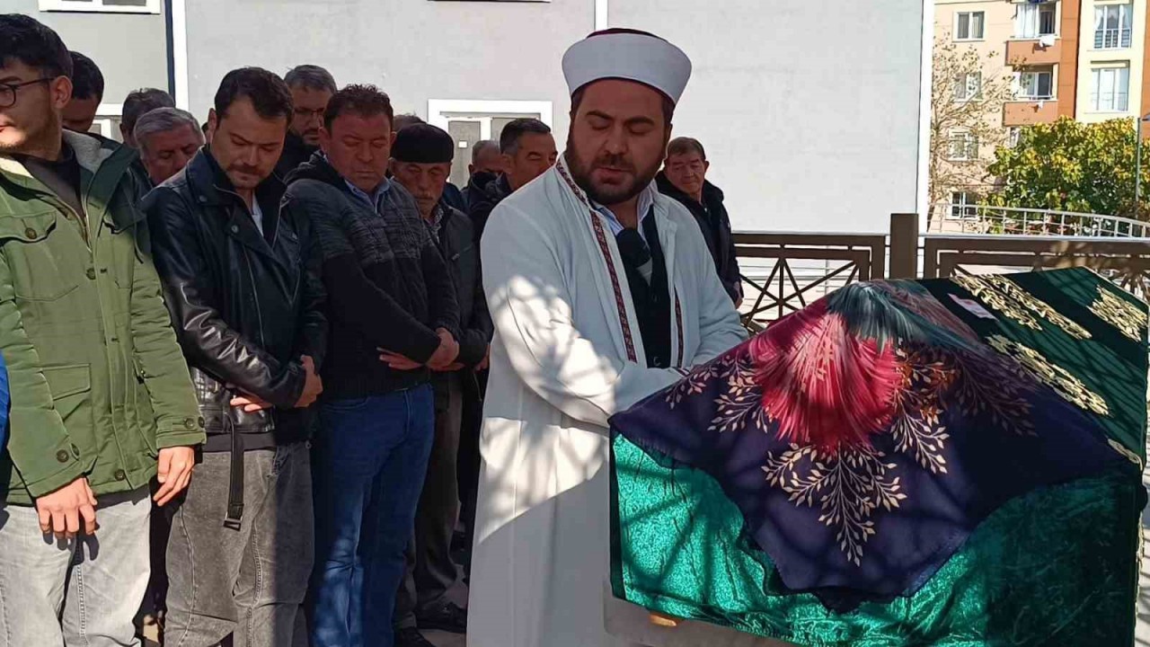 Pendik’te sevgilisi tarafından öldürülen kadın toprağa verildi